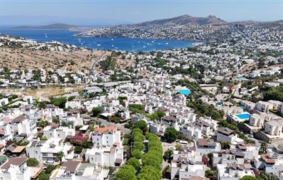 Gündoğan Denizatı Sitesi'nde Deniz Manzaralı 3+1 Tripleks Villa