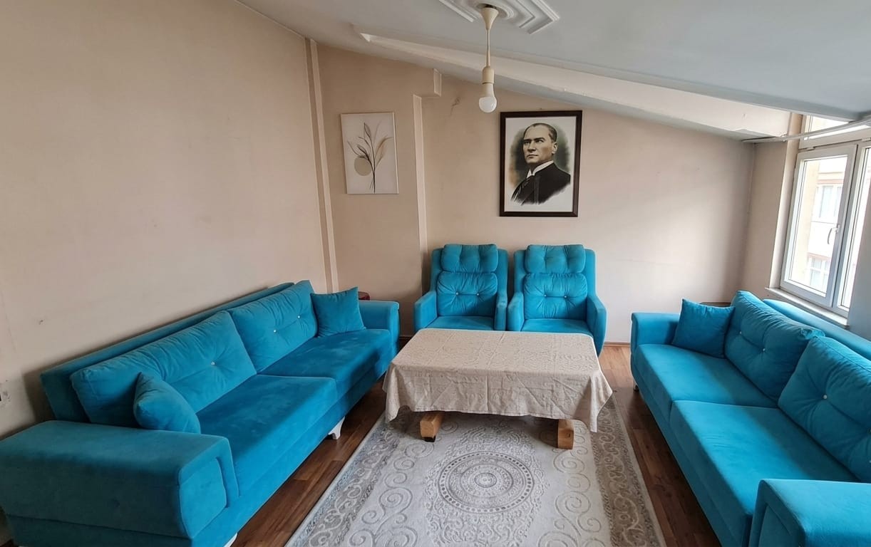 Esenler Otogarı'na Yakın, Teraslı Çatı Katı 2+1 Satılık Daire