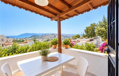 Bodrum Konacık Oasis AVM Arkası Eşyalı, Bahçeli Manzaralı 2+1 Dubleks