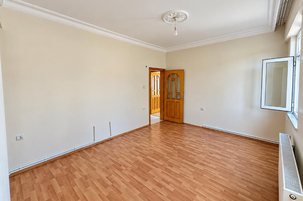 CENTURY 21’DEN AKYAZI’DA 3+1 KİRALIK DAİRE!