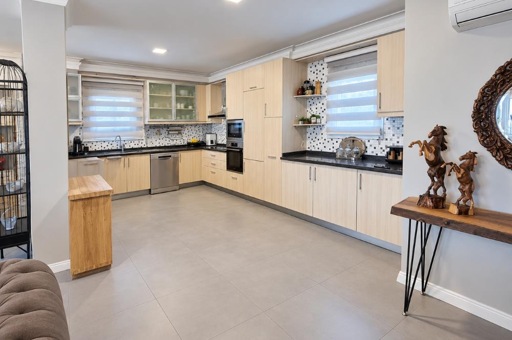 Bodrum Amiral 7 Sitesi Deniz Manzaralı Net 140 m2 Satılık Daire
