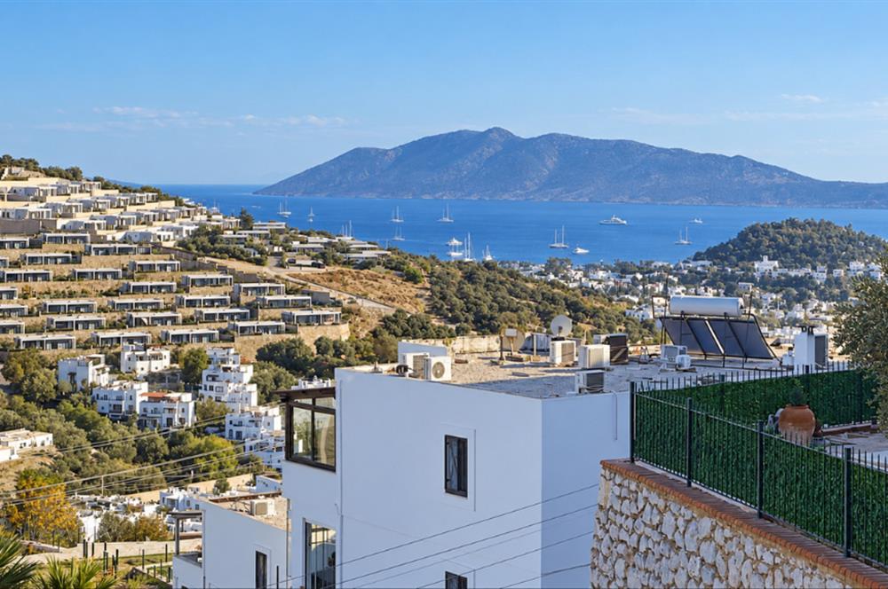 Bodrum Amiral 7 Sitesi Deniz Manzaralı Net 140 m2 Satılık Daire