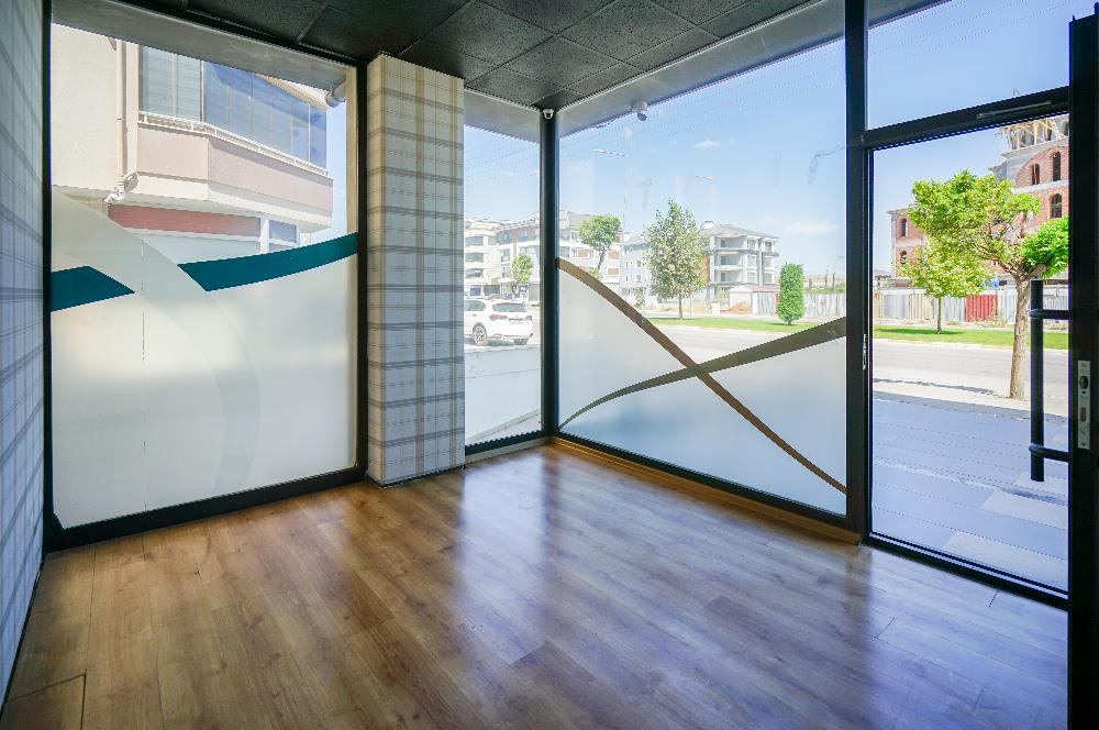 Atatürk Bulvarına 15m Cepheli 250m² Kullanımlı Prestijli Dükkan