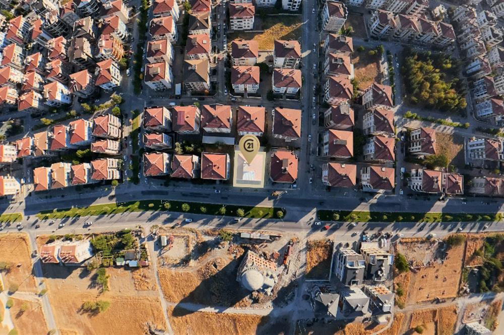 Atatürk Bulvarına 15m Cepheli 250m² Kullanımlı Prestijli Dükkan