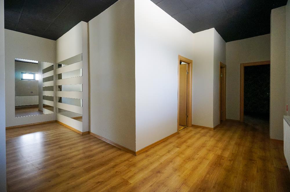 Atatürk Bulvarına 15m Cepheli 250m² Kullanımlı Prestijli Dükkan