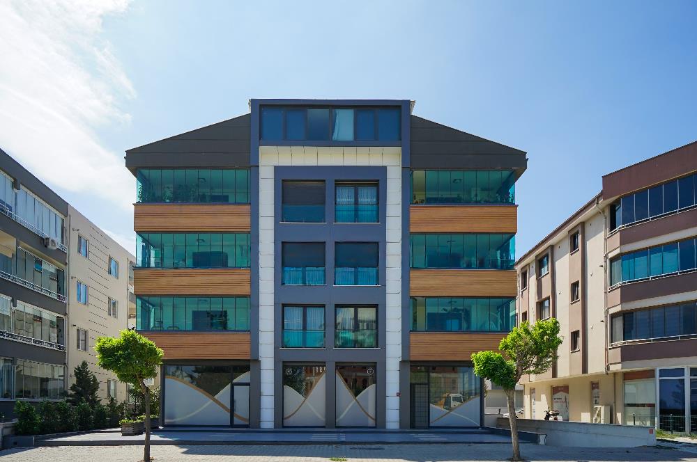 Atatürk Bulvarına 15m Cepheli 250m² Kullanımlı Prestijli Dükkan