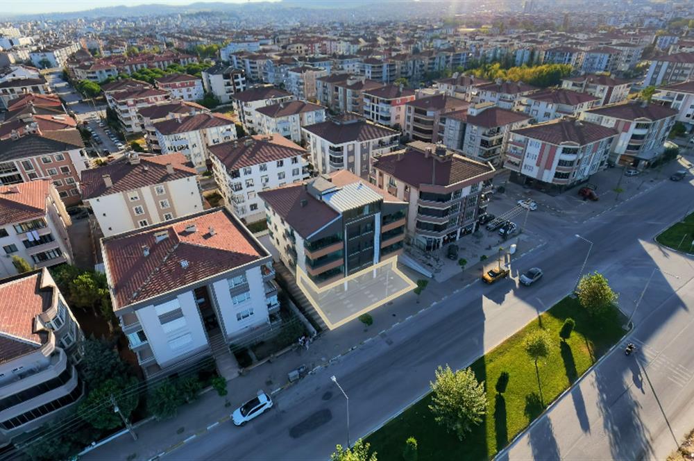 Atatürk Bulvarına 15m Cepheli 250m² Kullanımlı Prestijli Dükkan