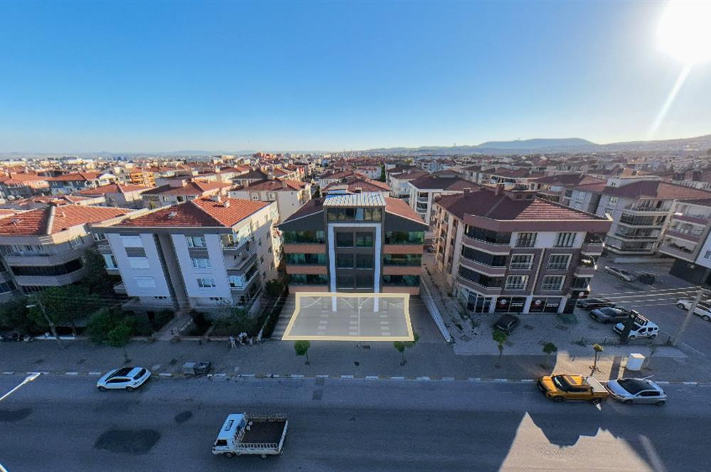 Atatürk Bulvarına 15m Cepheli 250m² Kullanımlı Prestijli Dükkan