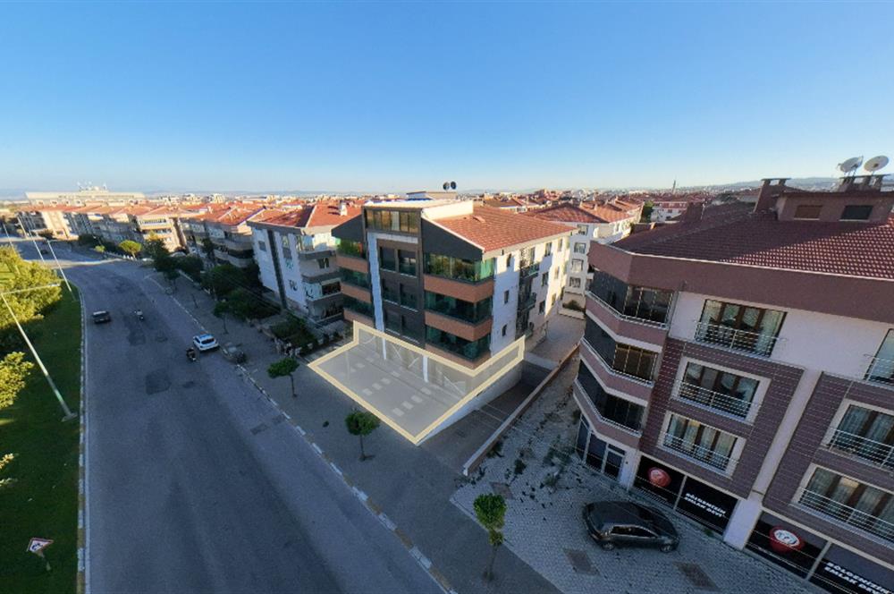 Atatürk Bulvarına 15m Cepheli 250m² Kullanımlı Prestijli Dükkan