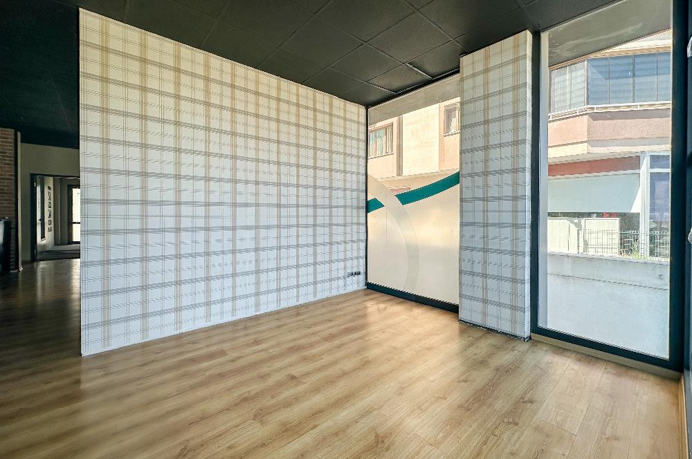 Atatürk Bulvarına 15m Cepheli 250m² Kullanımlı Prestijli Dükkan