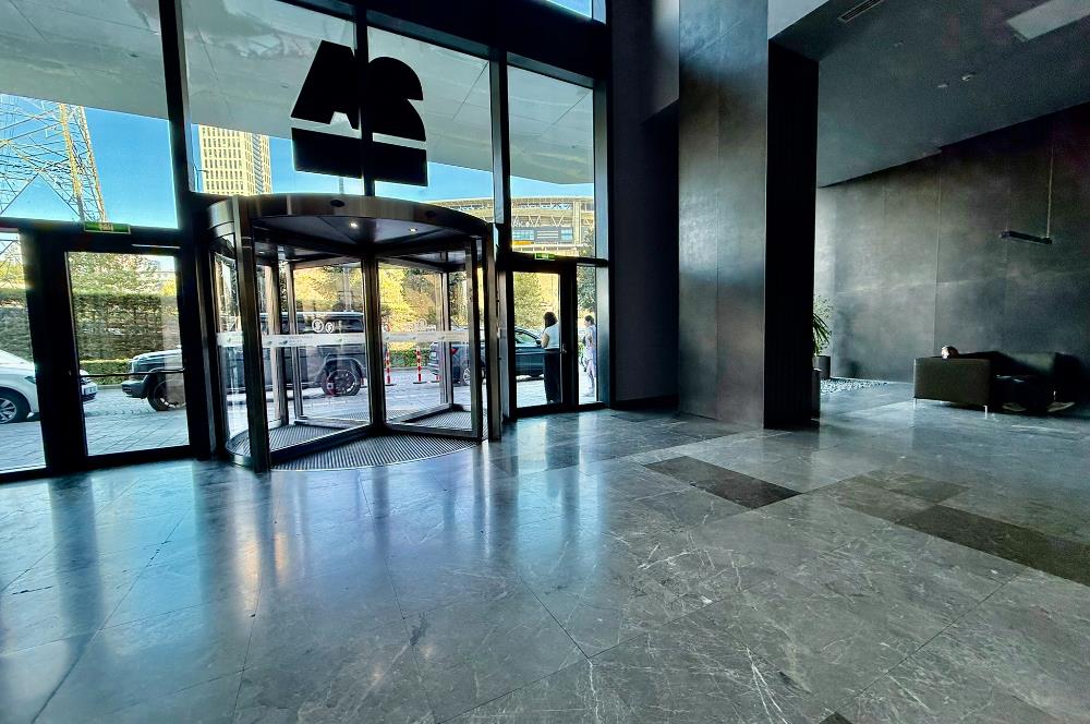 Vadistanbul Bulvar'da 125m² Dekorasyonlu Kiralık Ofis