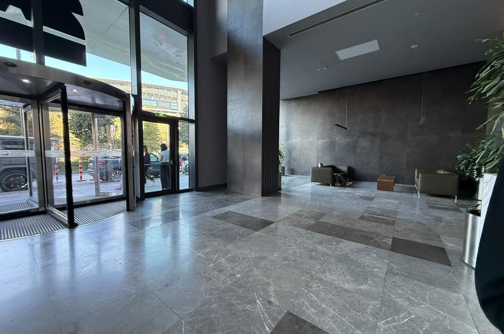 Vadistanbul Bulvar'da 125m² Dekorasyonlu Kiralık Ofis