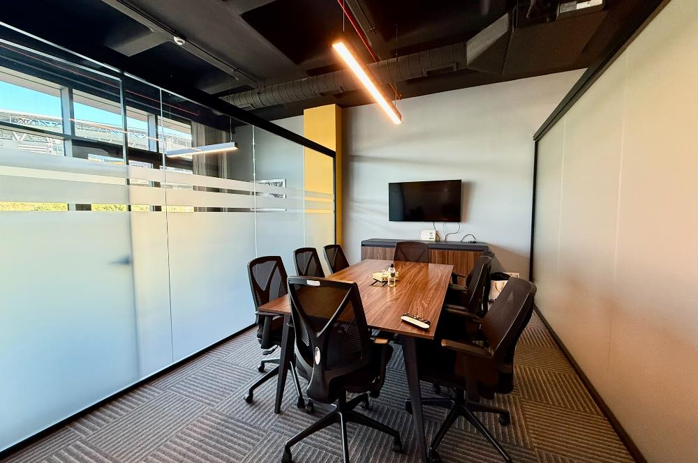 Vadistanbul Bulvar'da 125m² Dekorasyonlu Kiralık Ofis