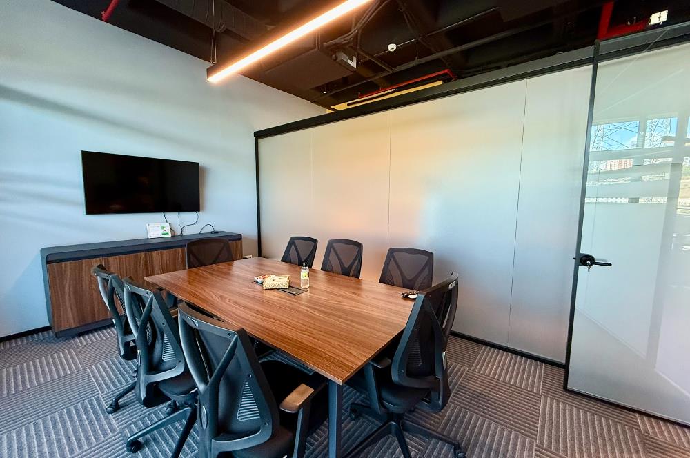 Vadistanbul Bulvar'da 125m² Dekorasyonlu Kiralık Ofis