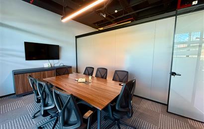 Vadistanbul Bulvar'da 125m² Dekorasyonlu Kiralık Ofis