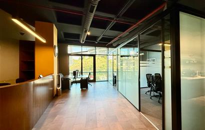 Vadistanbul Bulvar'da 125m² Dekorasyonlu Kiralık Ofis