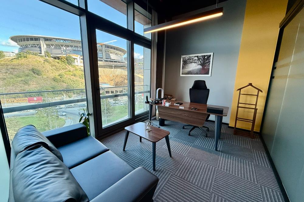 Vadistanbul Bulvar'da 125m² Dekorasyonlu Kiralık Ofis