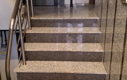 ALTINTEPE DE KİRALIK YÜKSEK GİRİŞ DAİRE 