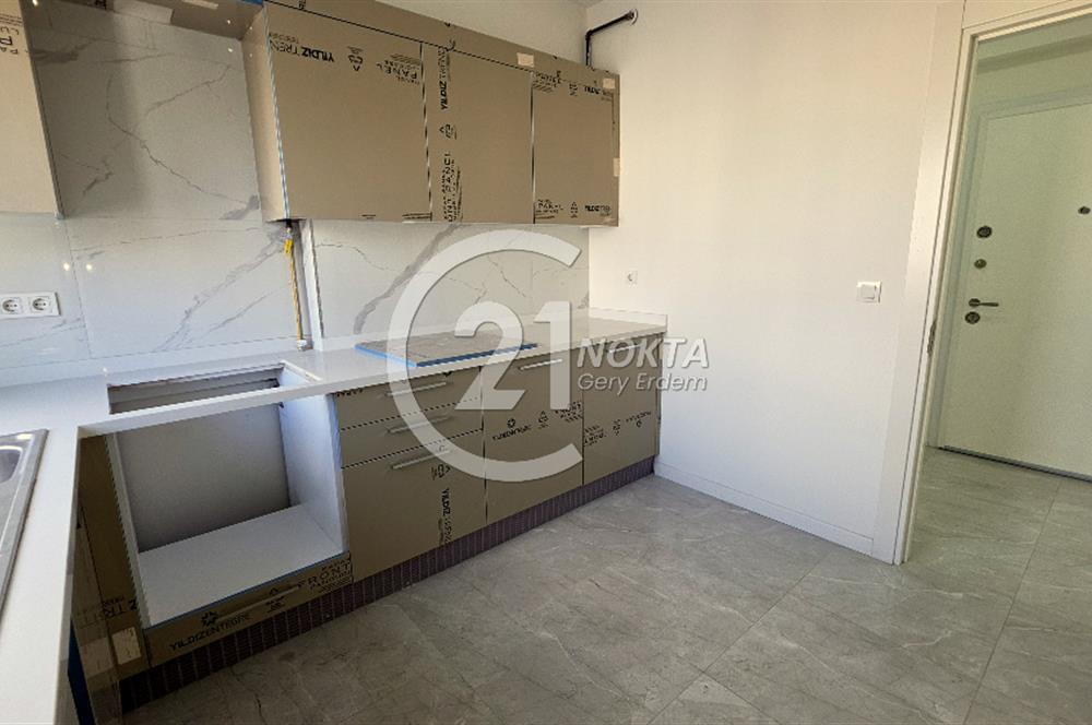 ERENKÖY ETHEMEFENDİ CAD. YAKIN SIFIR 3+1 100 M2 