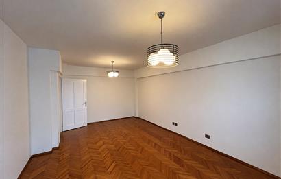 Üsküdar Barbaros'ta Merkezi Konumda Kiralık 2+1 Daire