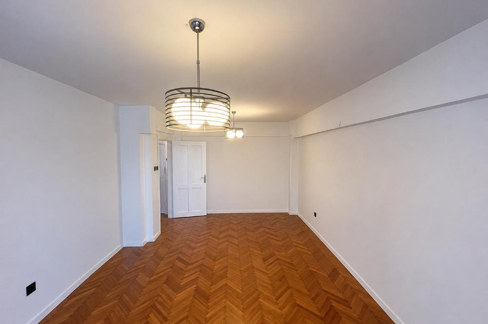Üsküdar Barbaros'ta Merkezi Konumda Kiralık 2+1 Daire