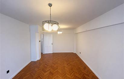 Üsküdar Barbaros'ta Merkezi Konumda Kiralık 2+1 Daire