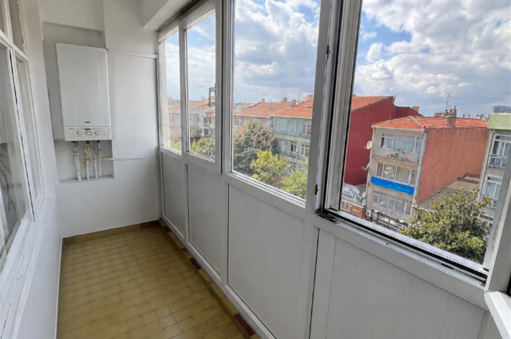 Üsküdar Barbaros'ta Merkezi Konumda Kiralık 2+1 Daire