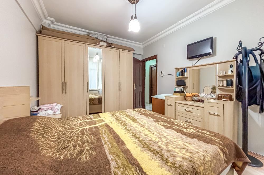 HAZNEDAR GÜVEN MAHALLESİNDE KOMBİLİ 2 BALKONLU 2+1 DAİRE