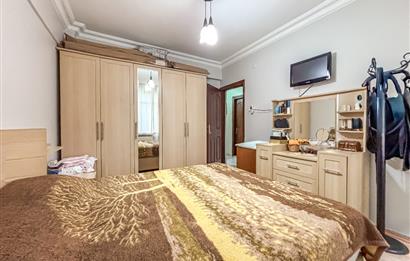 HAZNEDAR GÜVEN MAHALLESİNDE KOMBİLİ 2 BALKONLU 2+1 DAİRE