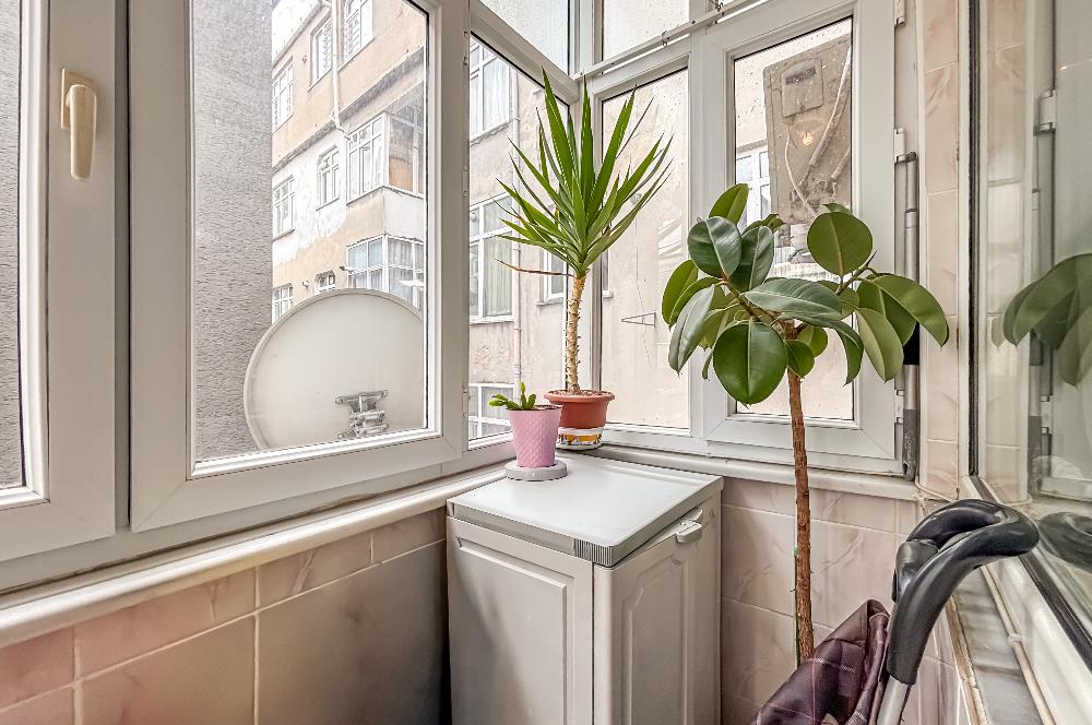 HAZNEDAR GÜVEN MAHALLESİNDE KOMBİLİ 2 BALKONLU 2+1 DAİRE