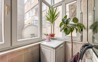 HAZNEDAR GÜVEN MAHALLESİNDE KOMBİLİ 2 BALKONLU 2+1 DAİRE