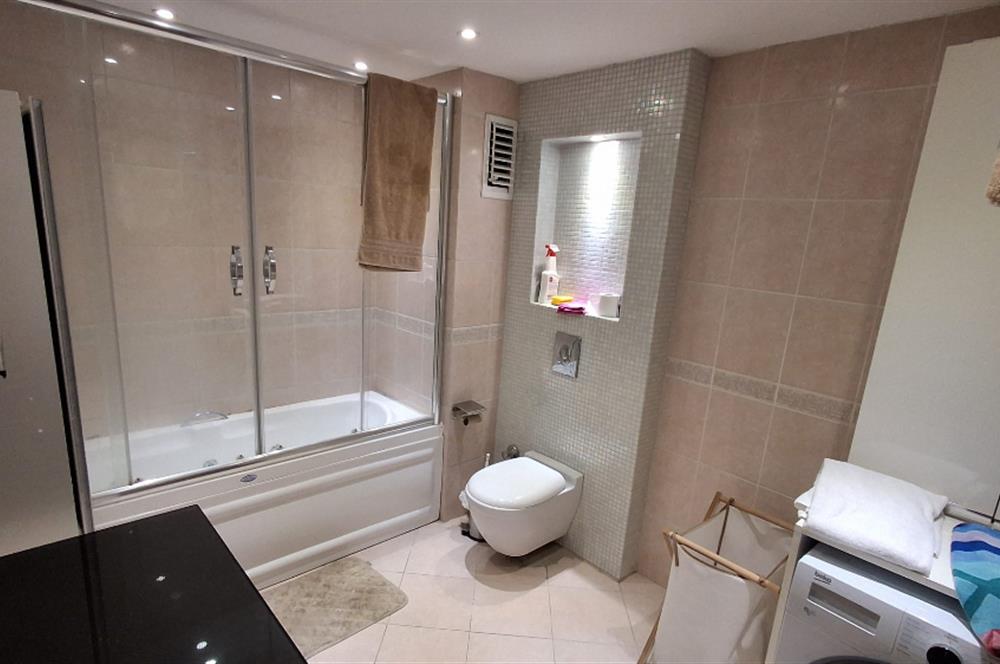 BOSTANCI’DA 145 M² MASRAFSIZ 3+1 | OTOPARKLI & METROYA YAKIN