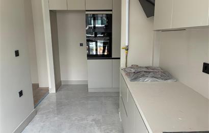 CENTURY21 Plus 'dan Erkmen Öndüç 2+1 Ayrı Mutfaklı Satılık Daire