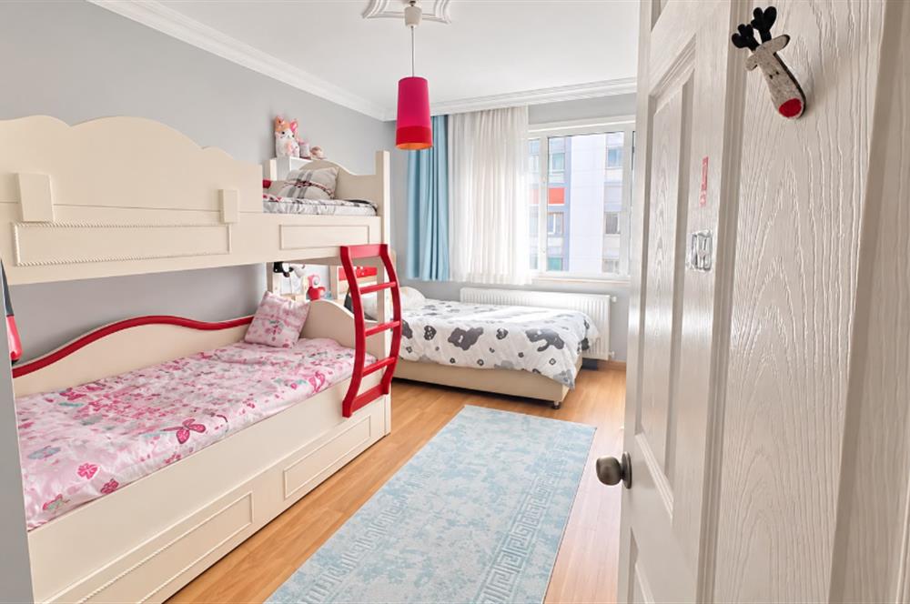 KAĞITHANE ÇAĞLAYANDA 2+1 2.KAT BALKONLU SATILIK DAİRE
