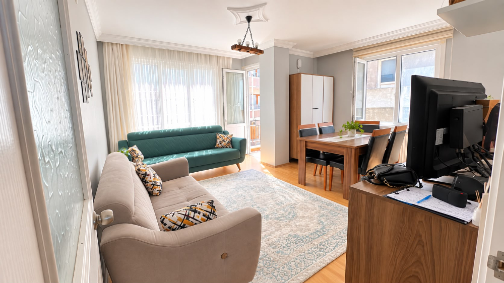 KAĞITHANE ÇAĞLAYANDA 2+1 2.KAT BALKONLU SATILIK DAİRE