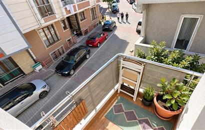 KAĞITHANE ÇAĞLAYANDA 2+1 2.KAT BALKONLU SATILIK DAİRE