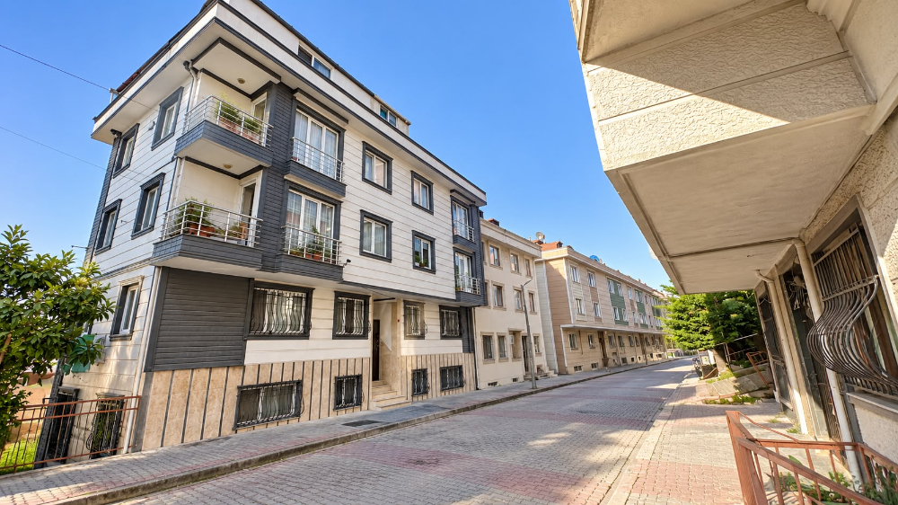 KAĞITHANE ÇAĞLAYANDA 2+1 2.KAT BALKONLU SATILIK DAİRE