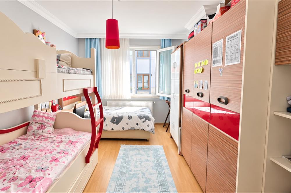 KAĞITHANE ÇAĞLAYANDA 2+1 2.KAT BALKONLU SATILIK DAİRE