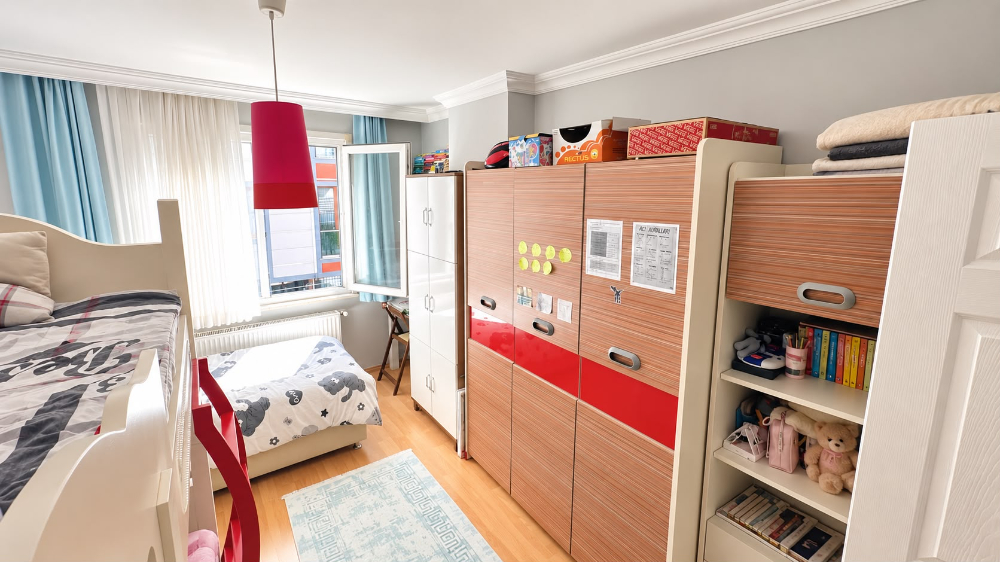 KAĞITHANE ÇAĞLAYANDA 2+1 2.KAT BALKONLU SATILIK DAİRE