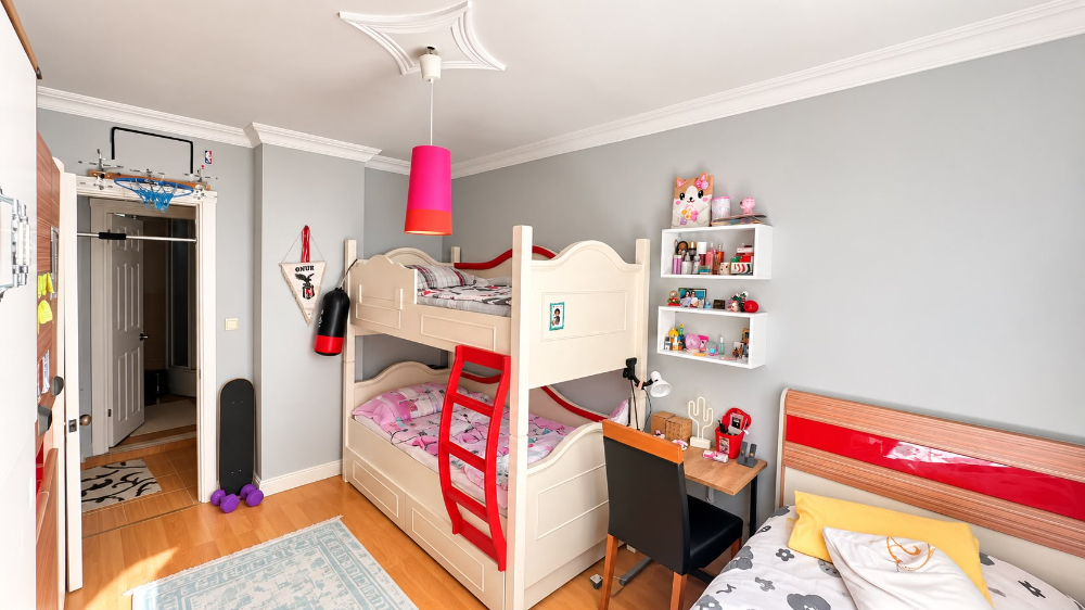 KAĞITHANE ÇAĞLAYANDA 2+1 2.KAT BALKONLU SATILIK DAİRE