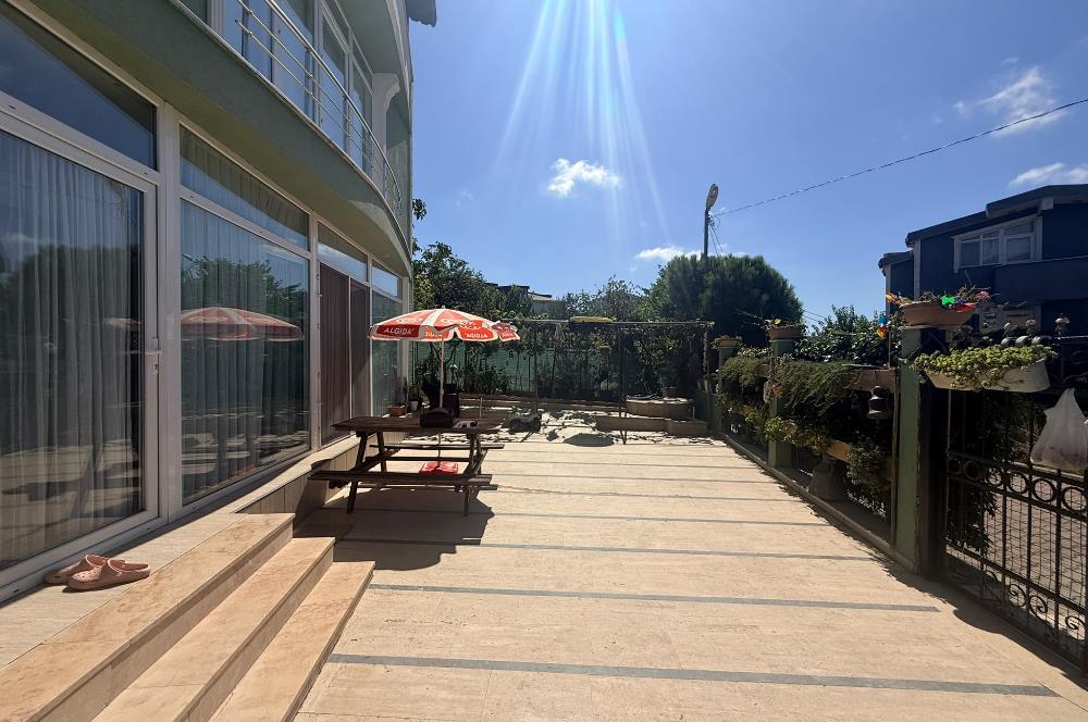 Karaburun'da Satılık 5+2 Bahçeli Müstakil Ev
