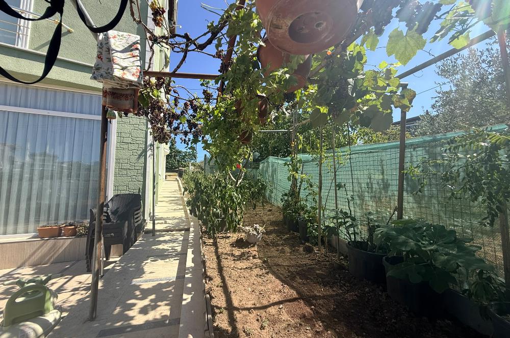Karaburun'da Satılık 5+2 Bahçeli Müstakil Ev