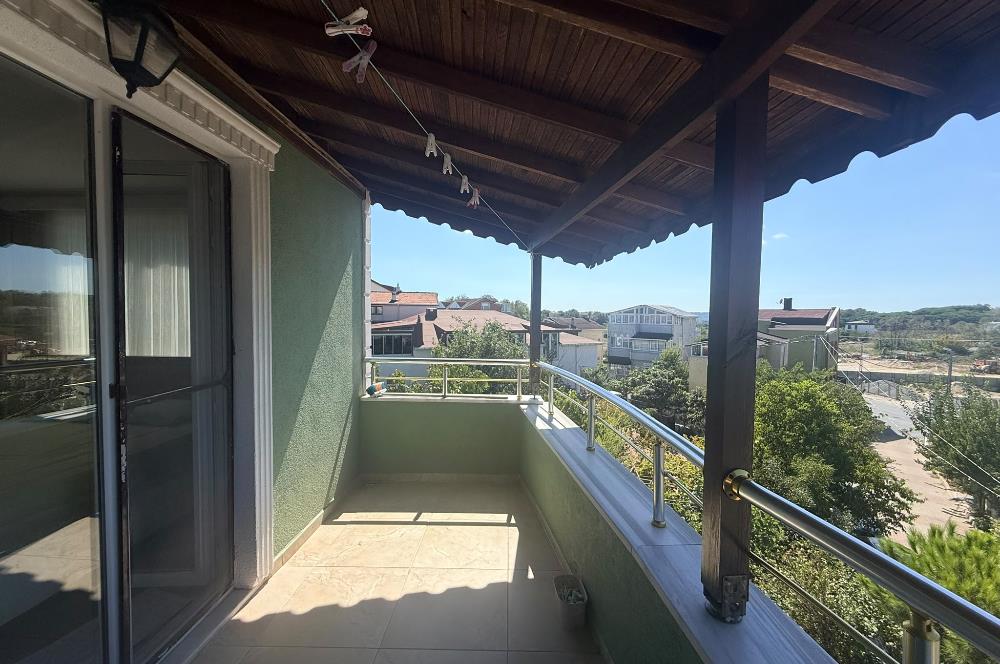 Karaburun'da Satılık 5+2 Bahçeli Müstakil Ev