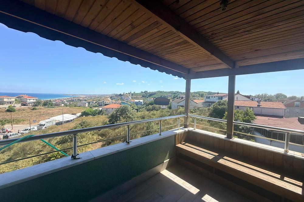 Karaburun'da Satılık 5+2 Bahçeli Müstakil Ev