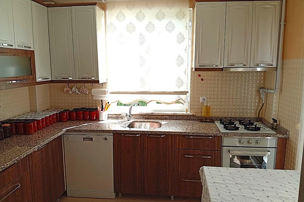 Karaburun'da Satılık 5+2 Bahçeli Müstakil Ev