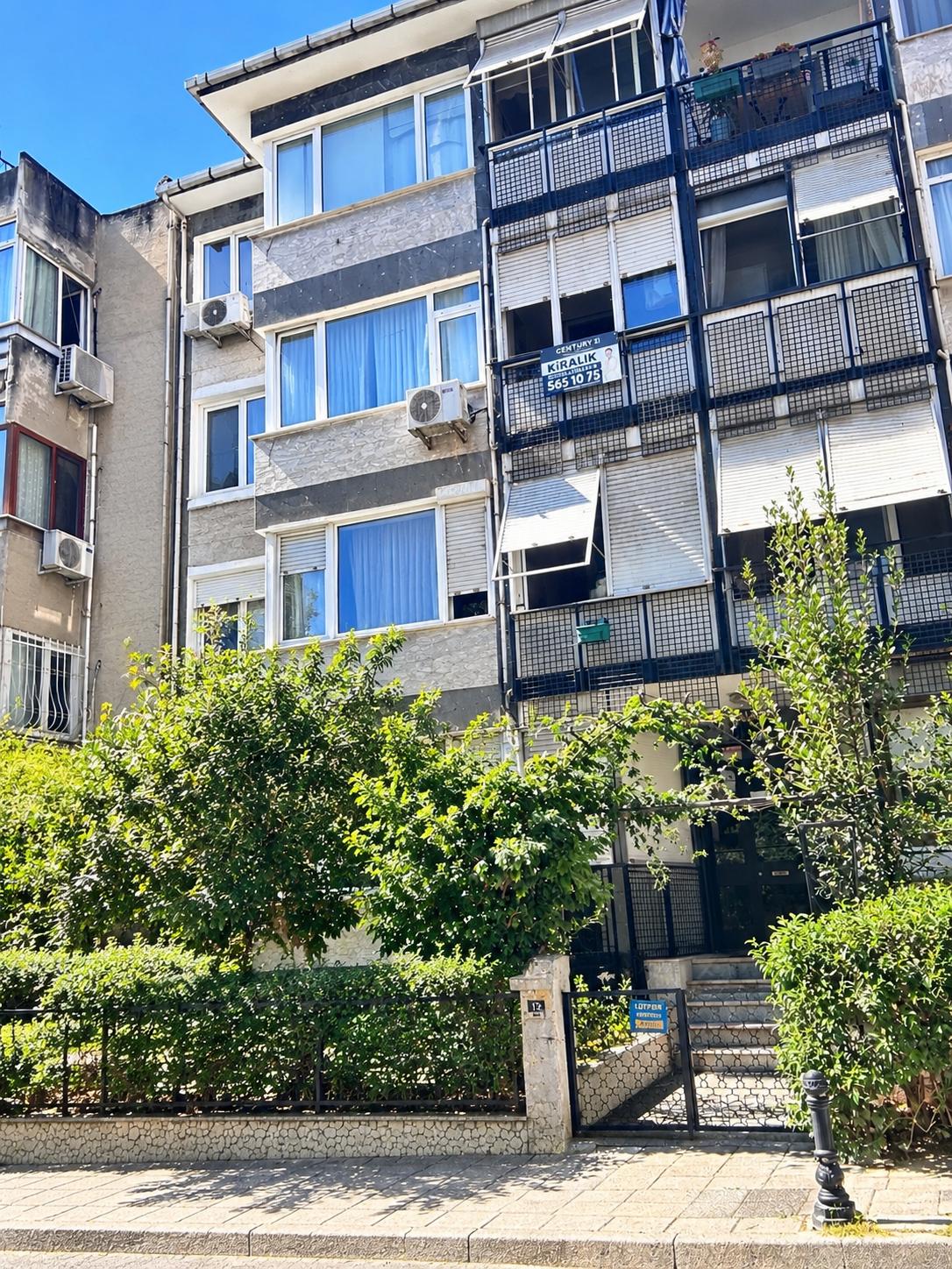 ŞENESENEVLER ARDIÇ SOKAK TA METROYA YAKIN 3+1 KİRALIK DAİRE