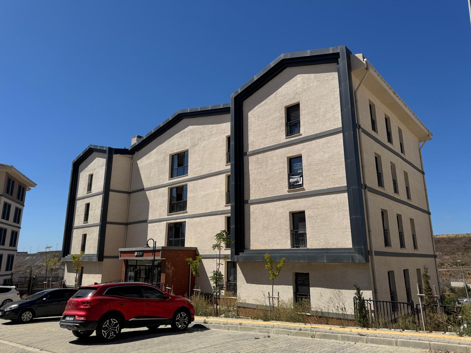TUZLA AYDINLI TOKİ KONUTLARINDA SATILIK 2+1 DAİRE