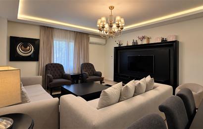 Bahçeköy Merkez'de Dekorasyonlu Satılık 2+1 Daire 