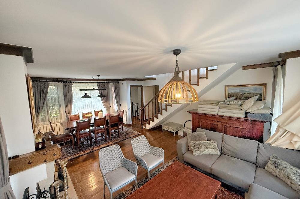 Demirciköy'de Ormana Komşu 5+2 Kiralık Eşyalı Villa
