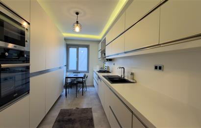 Bahçeköy Merkez'de Dekorasyonlu Satılık 2+1 Daire 